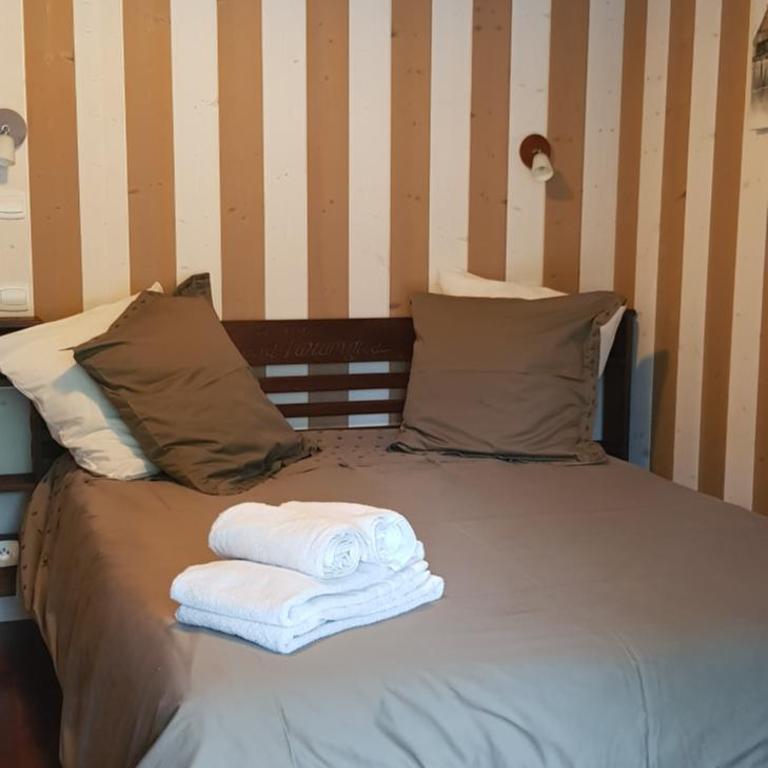 la Varangue - Chambre Double - Vue sur Piscine - 3