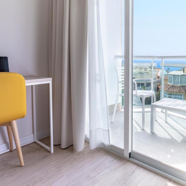 Palmasol - Habitación Doble con vistas laterales al mar - 3