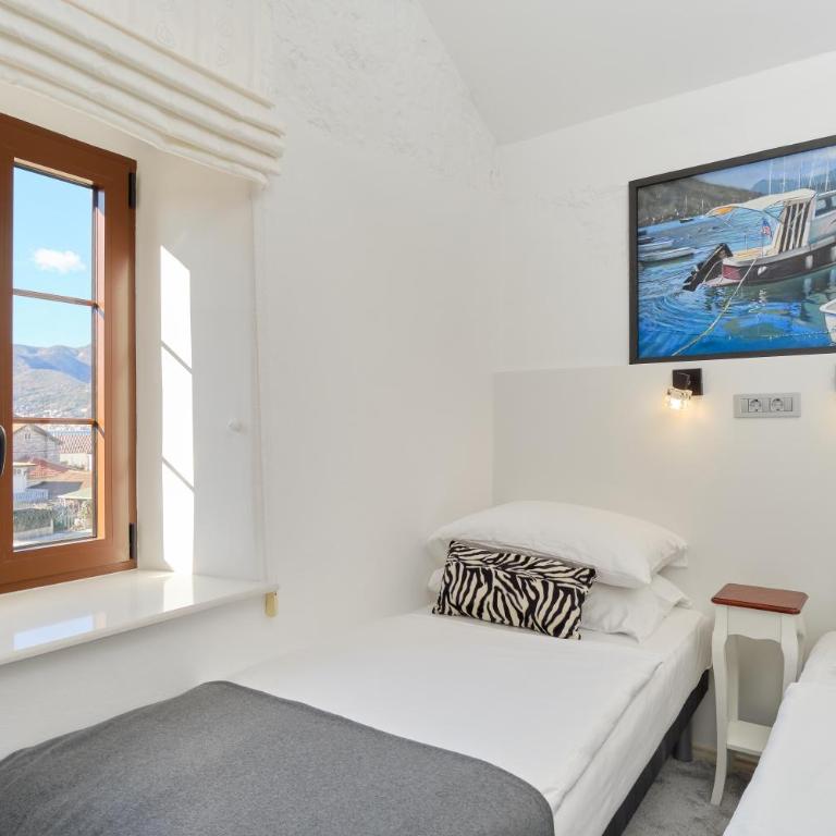 Zebra - Deluks Dvokrevetna Soba sa Bračnim Krevetom - 13