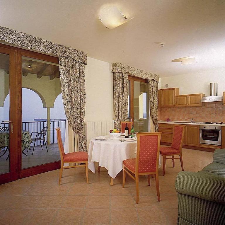 Appartamenti Borgo - Appartamento con 2 Camere da Letto e Vista Lago - 4
