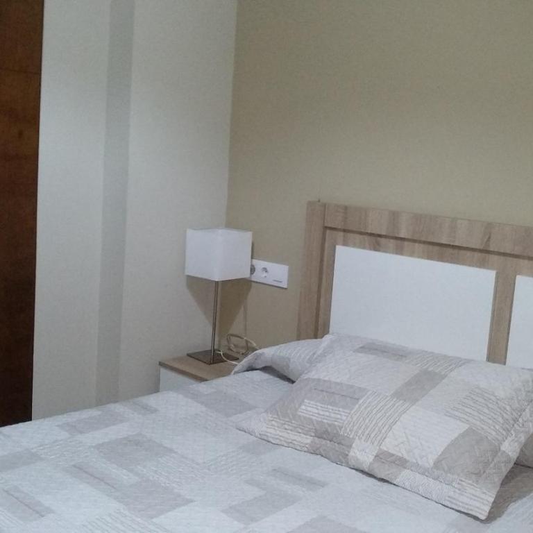 Hostal Tilos - Double or Twin Room - 9
