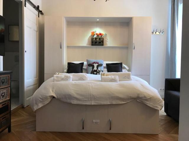 Marie Paradis Studio Apt 15 - One-Bedroom Apartment - 6