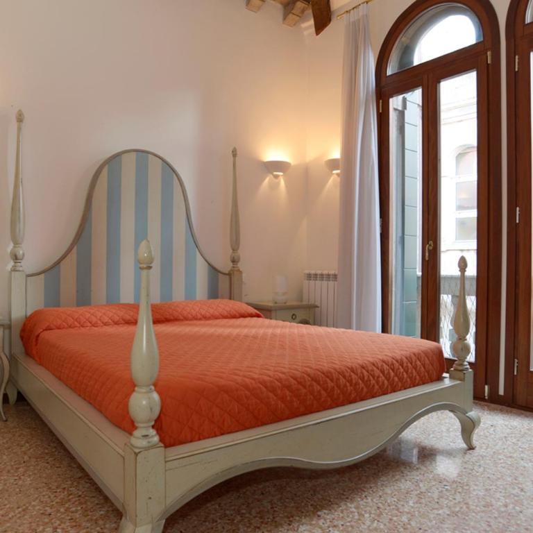 Sunny Canal a/c wifi - Two-Bedroom Apartment - 3