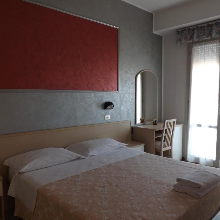 Hotel Desiree - Camera Matrimoniale Standard - 1