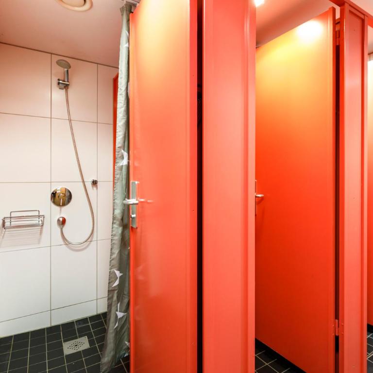 DJH Jugendherberge Oberstdorf - membership required - Mitgliedschaft erforderlich! - Einzelbett im gemischten Schlafsaal - 1