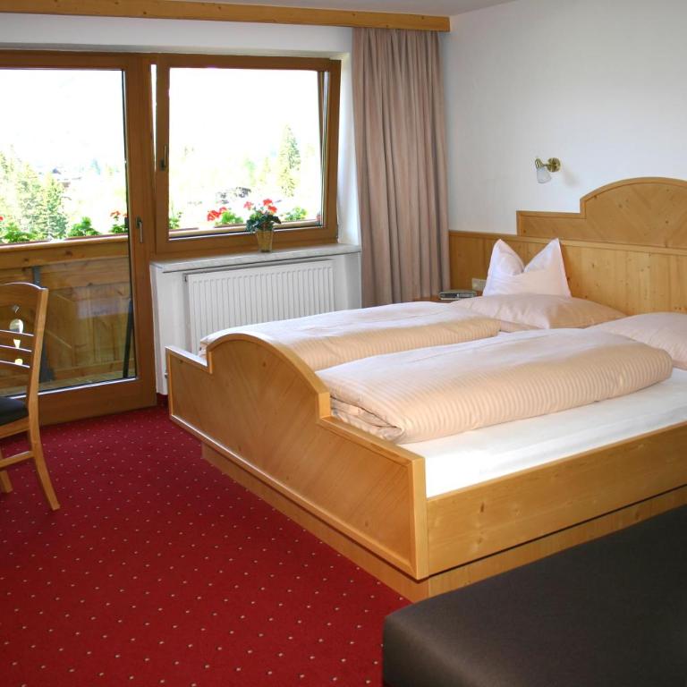 Hotel Hochland - Doppelzimmer mit Balkon - 3
