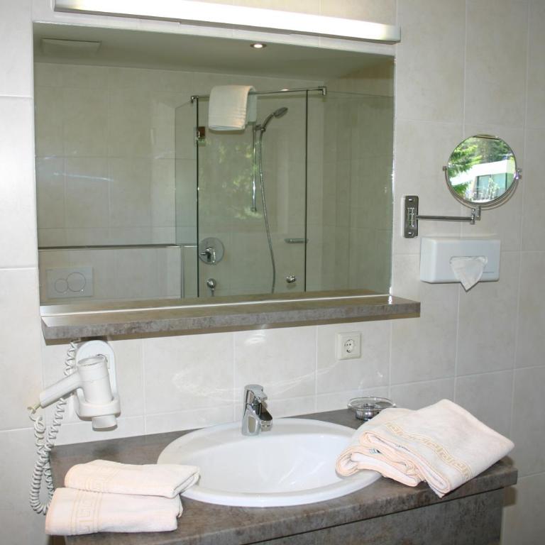 Hotel Hochland - Doppelzimmer mit Balkon - 1