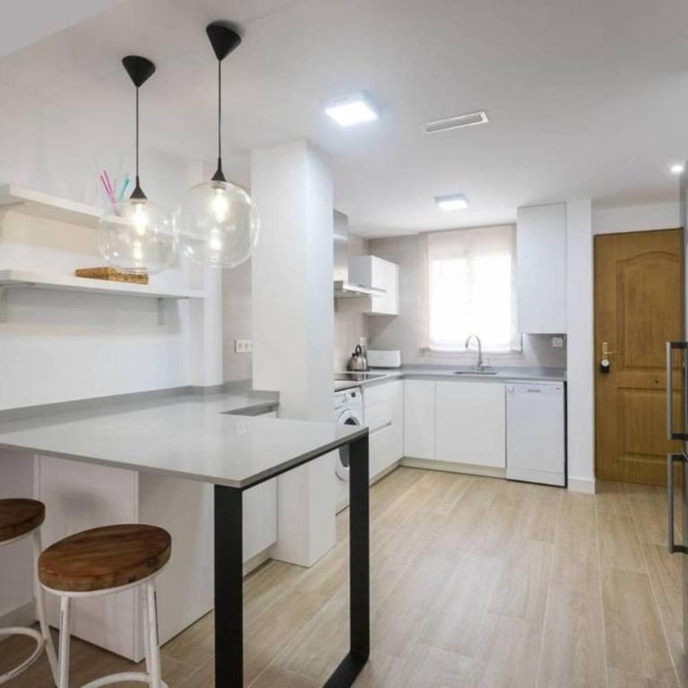 New San Juan beach apartment with AC - Apartment - 17