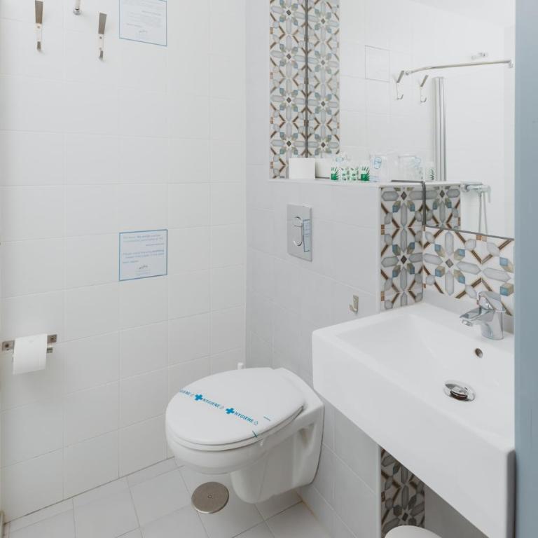 Hostal Gravina - Habitación Doble Estándar - 1