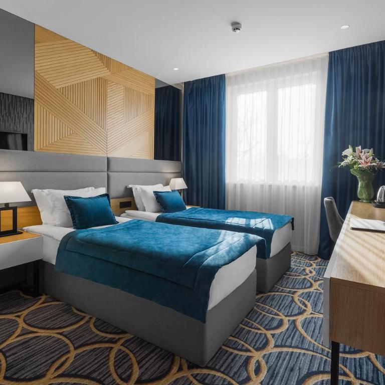 Sky Hotel - Standardna Dvokrevetna Soba sa Zasebnim Krevetima i Besplatnim Parkingom - 8