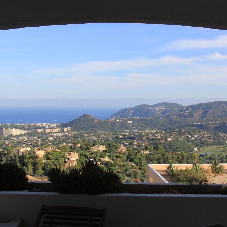 T2 Mandelieu, vue exceptionnelle - Apartamento de 1 dormitorio - 8