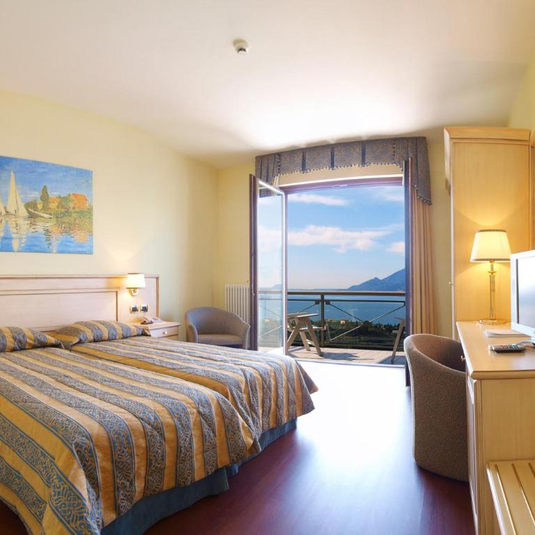 Hotel Bellavista - Camera Superior Matrimoniale/Doppia con Letti Singoli con Vista Lago - 1