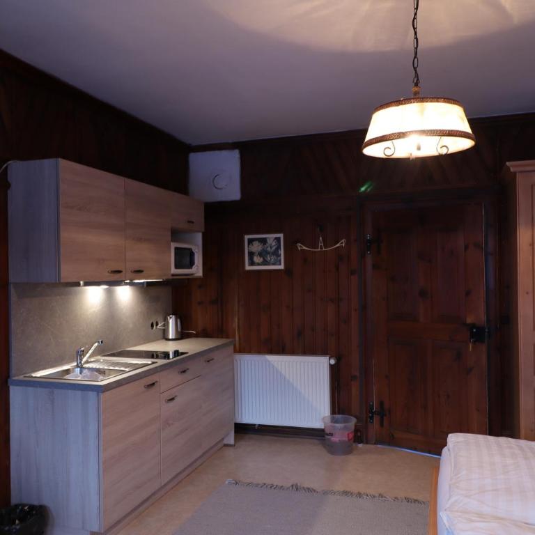 Pension Eckschlager - Doppelzimmer mit Balkon - 4