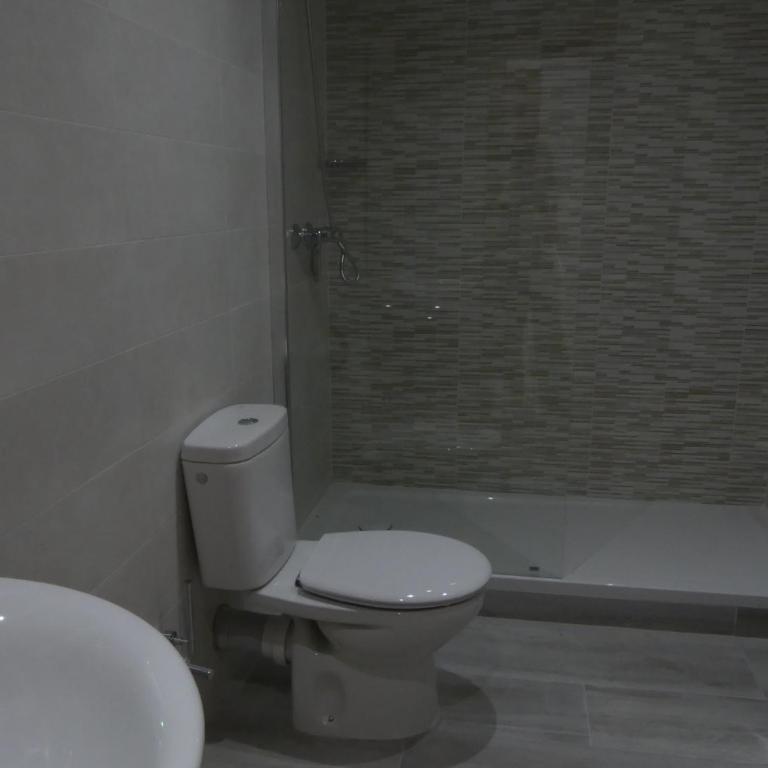 Zeus Alexis - One-Bedroom Apartment - 7