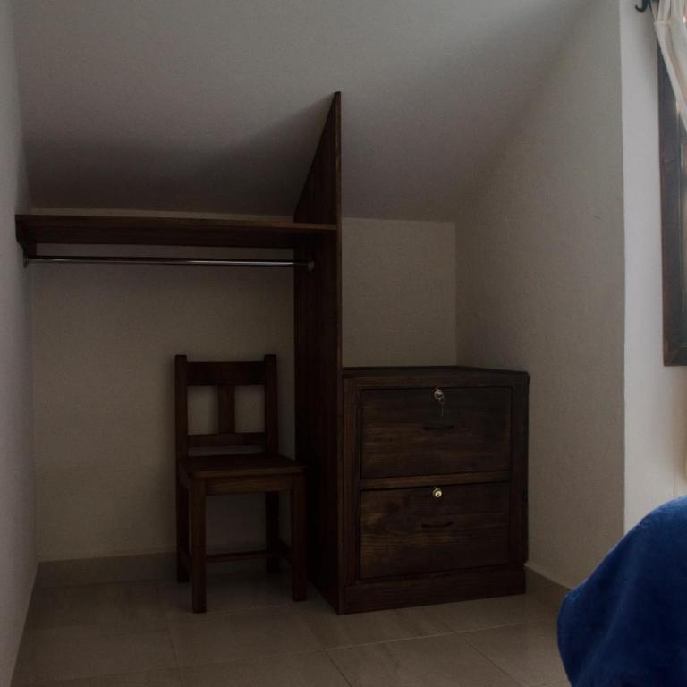 Casa Tequio - Queen Room with Shared Bathroom - 5