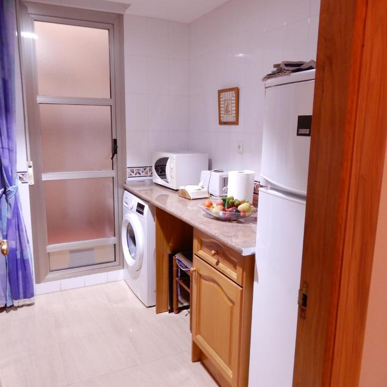 Edificio 1º línea de playa, en paseo marítimo de Torrevieja, Alicante, Costa Blanca - Apartamento de 1 dormitorio - 12
