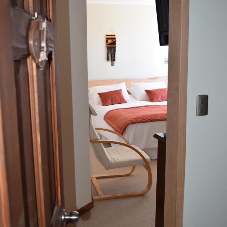 Puerto Austral - Triple Room with Private Bathroom - 7