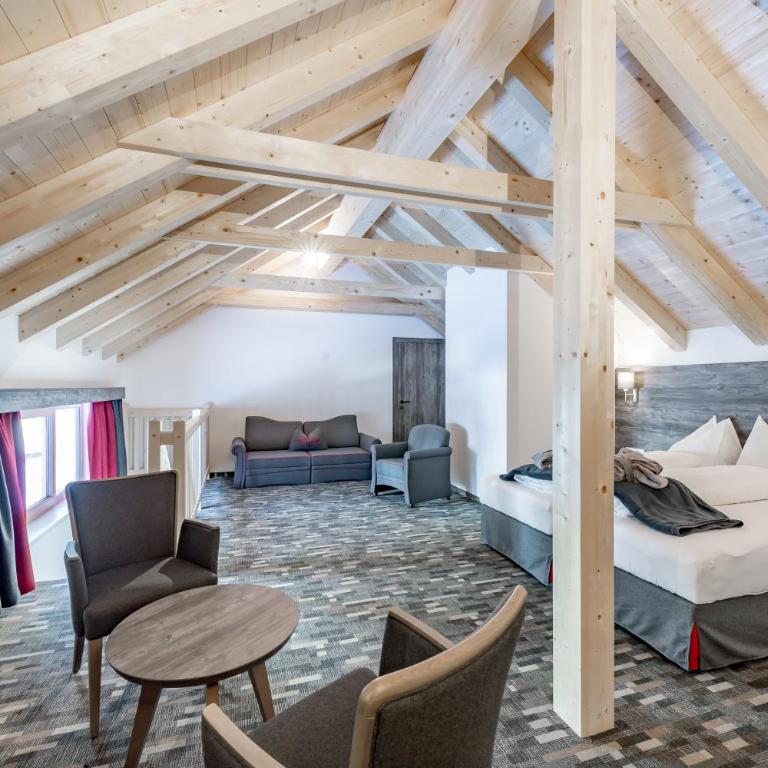HOTEL Burgstein alpin & lifestyle - Suite mit Balkon - 1