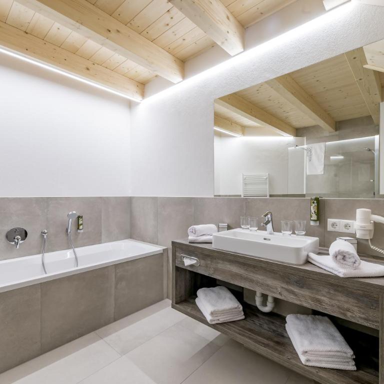 HOTEL Burgstein alpin & lifestyle - Suite mit Balkon - 5