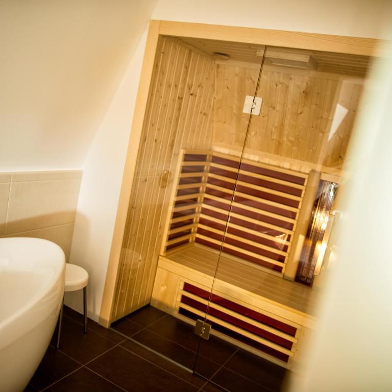 Hotel Vier Jahreszeiten Loipersdorf - Suite Deluxe con Accesso Stabilimento Termale - 1