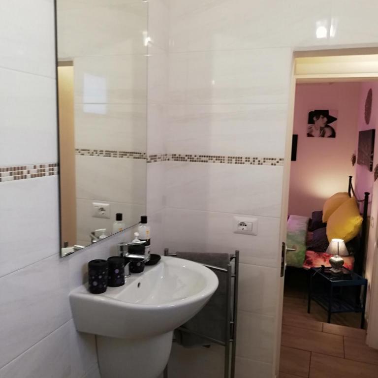 B & B Eliana - Camera Matrimoniale con Bagno Privato - 25