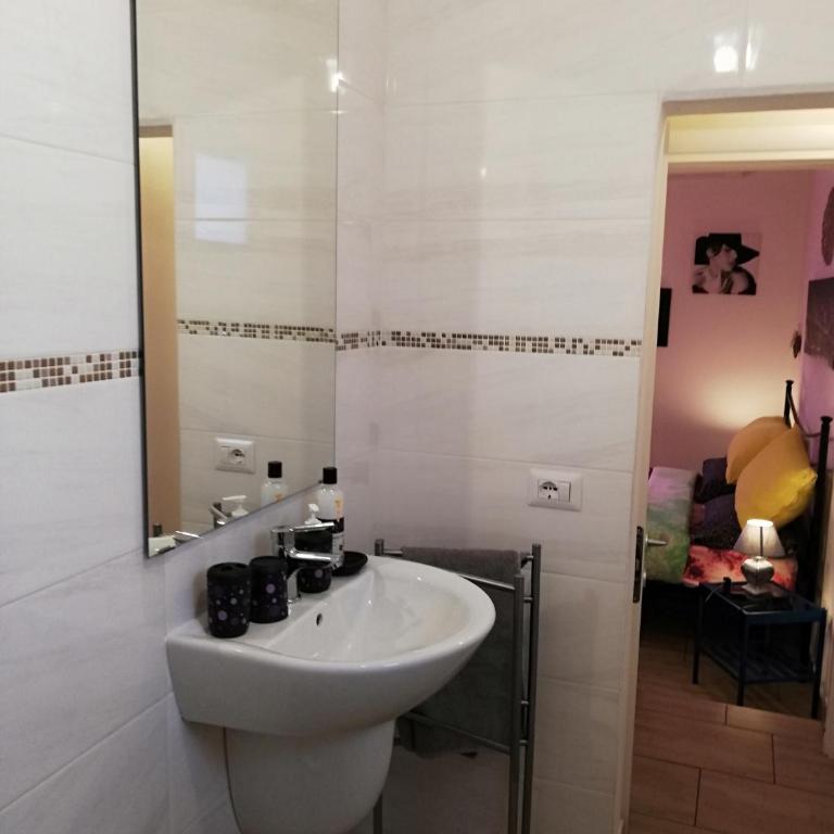 B & B Eliana - Camera Matrimoniale con Bagno Privato - 24