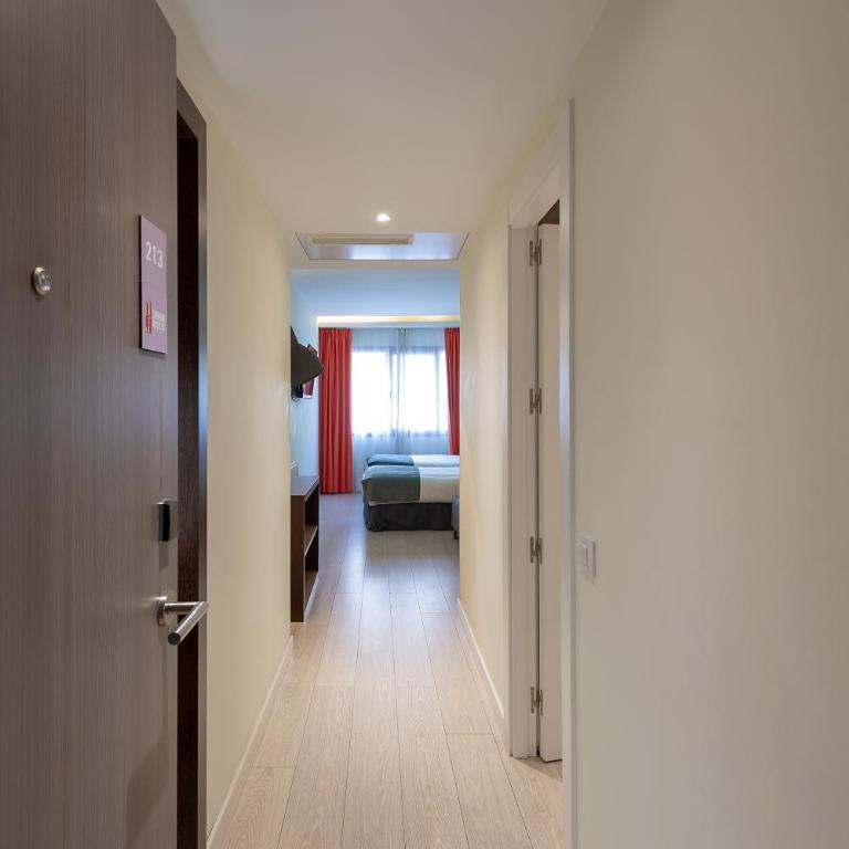 Apartamentos Recoletos - Triple Room - 5