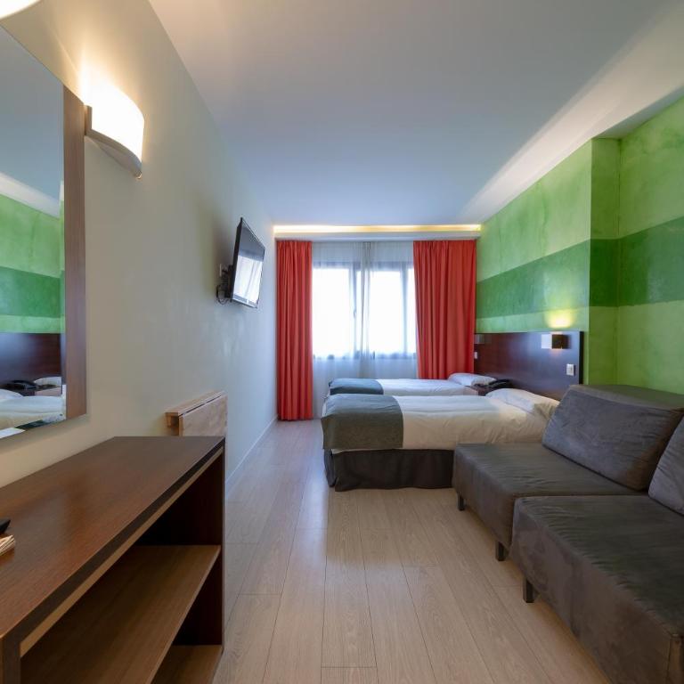Apartamentos Recoletos - Triple Room - 3