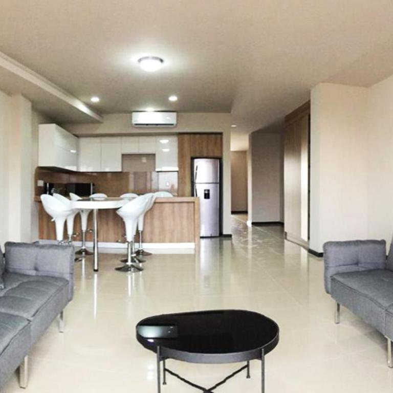 Bahia Marina Departamentos - Three-Bedroom Apartment - 4