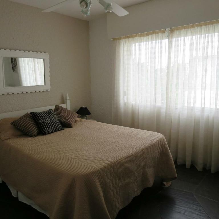 Punta del Este frente al mar, 2 ambientes en Playa Mansa Parada 9, Edificio Paracas - One-Bedroom Apartment - 5