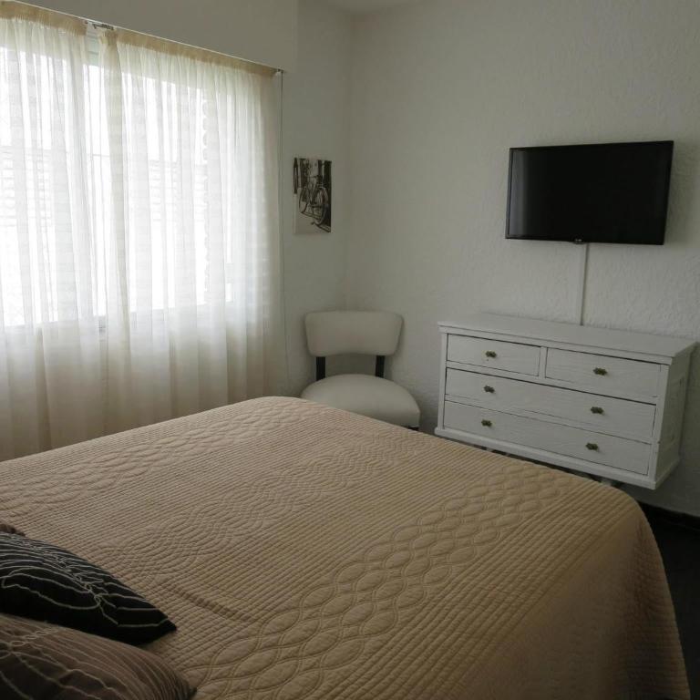 Punta del Este frente al mar, 2 ambientes en Playa Mansa Parada 9, Edificio Paracas - One-Bedroom Apartment - 7
