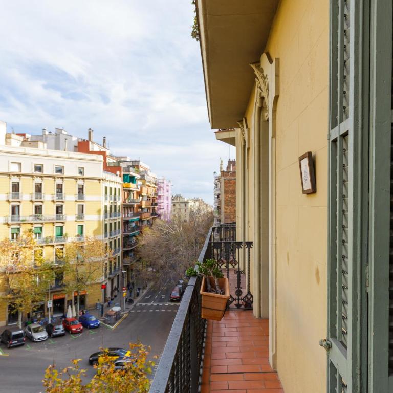 Key Barcelona HOUSING (Carrer Girona) - Apartamento con balcón - 2