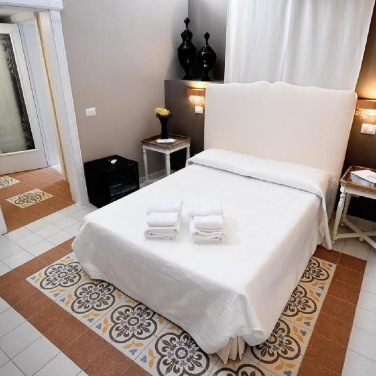 B&B Laura - Luxury Rooms - Camera Matrimoniale Standard - 3