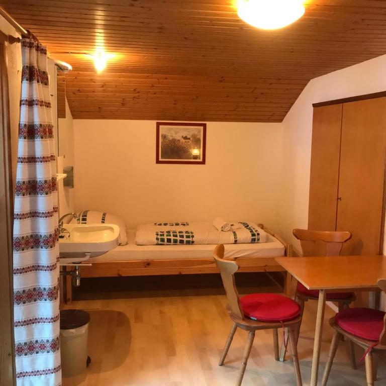 Haus Rudigier by Châtel Reizen - Dreibettzimmer mit Gemeinschaftsbad - 3