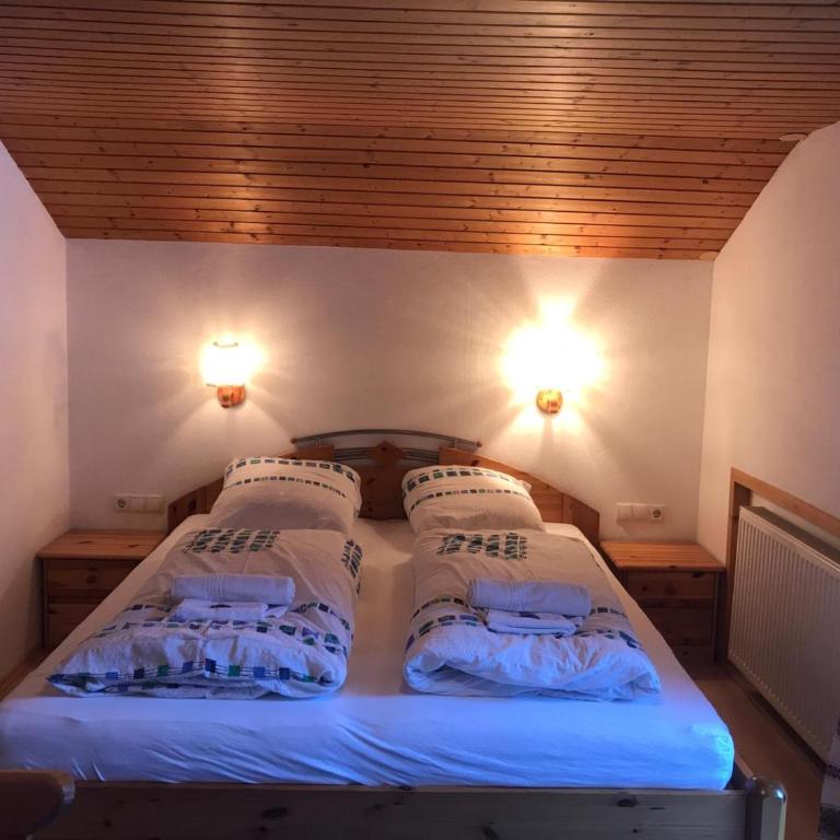 Haus Rudigier by Châtel Reizen - Dreibettzimmer mit Gemeinschaftsbad - 2