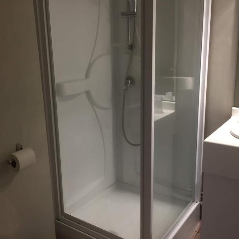 Hôtel de Londres - Chambre Quadruple (2 Adultes + 2 Enfants) - 1