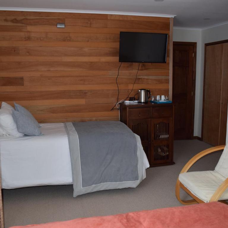 Puerto Austral - Triple Room with Private Bathroom - 5