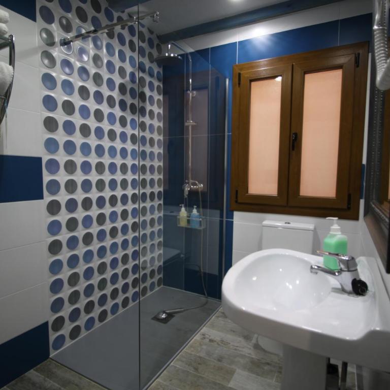 Posada de Peregrinos - Habitación Doble con baño privado - 5