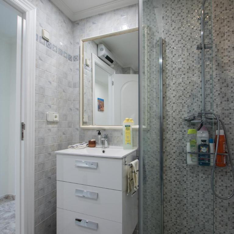 Alicante Sea View Downtown Comfort - Apartment - 27