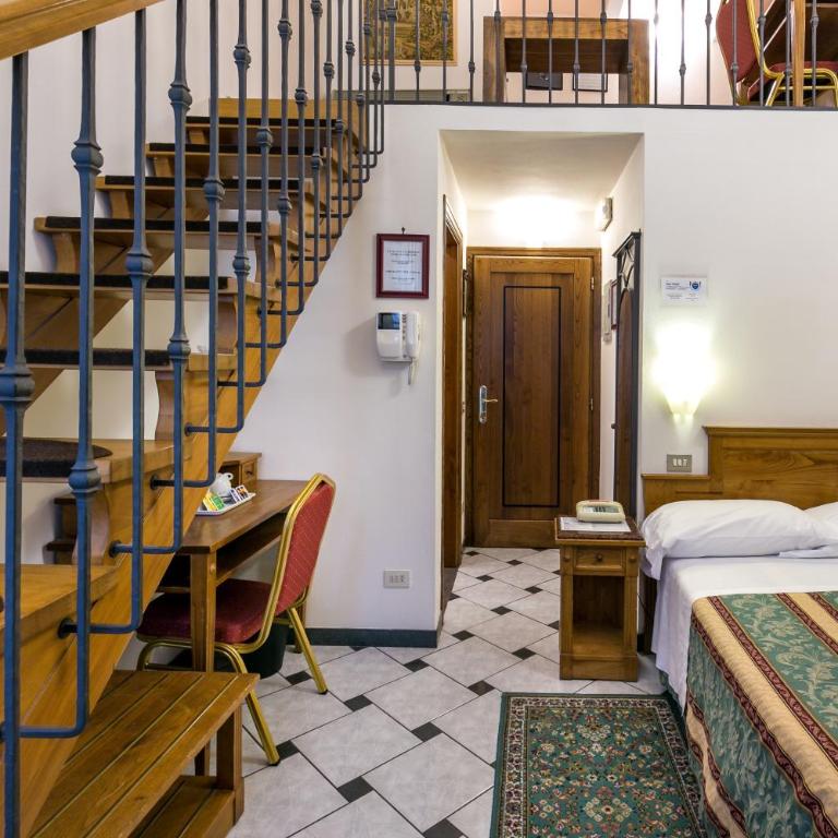 Hotel Collodi Firenze - Camera Matrimoniale/Doppia con Letti Singoli - 4