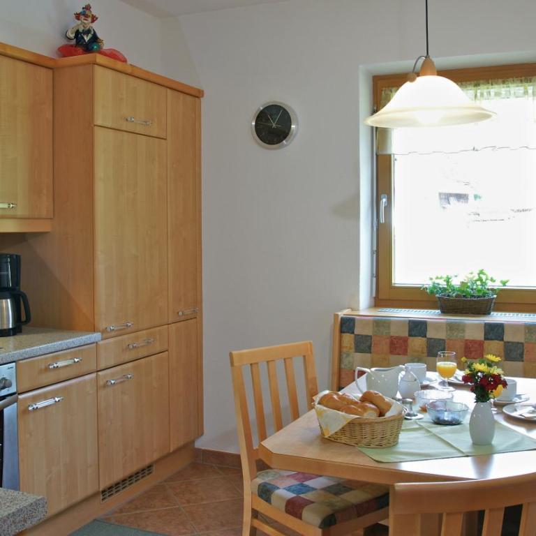 Komfort-Apartments Zufriedenheit - Apartment mit 2 Schlafzimmern und Balkon - 1