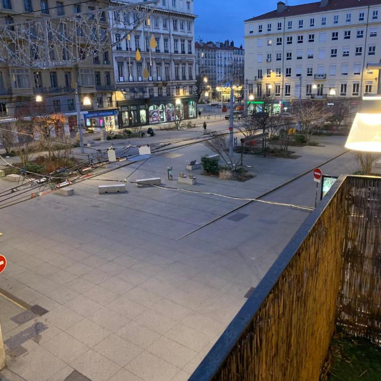 020 CHIC & COSY GRAND APPART 57m2 HYPERCENTRE WIFI SMART TV NETFLIX - Appartement 2 Chambres - 49