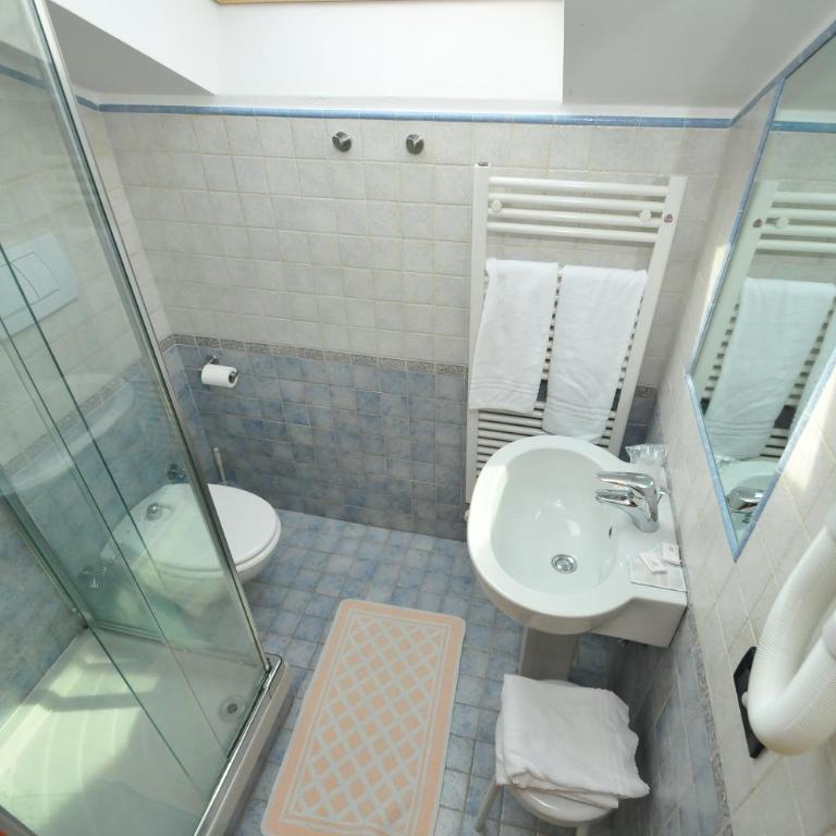 Locanda Sant'Anna Hotel - Camera Superior Matrimoniale/Doppia con Letti Singoli con Vista Canale - 11