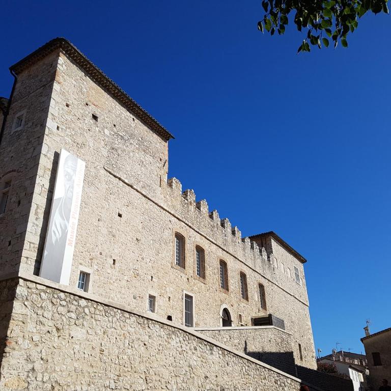 APPARTEMENT 2 PIECES COEUR VIEIL ANTIBES - Appartement 1 Chambre - 14