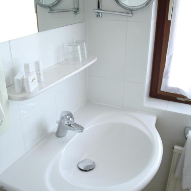 Seehotel Ressmann - Doppelzimmer mit Seeblick - 4
