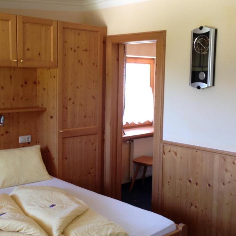 Pension Sonneck - Familienzimmer mit Balkon - 7