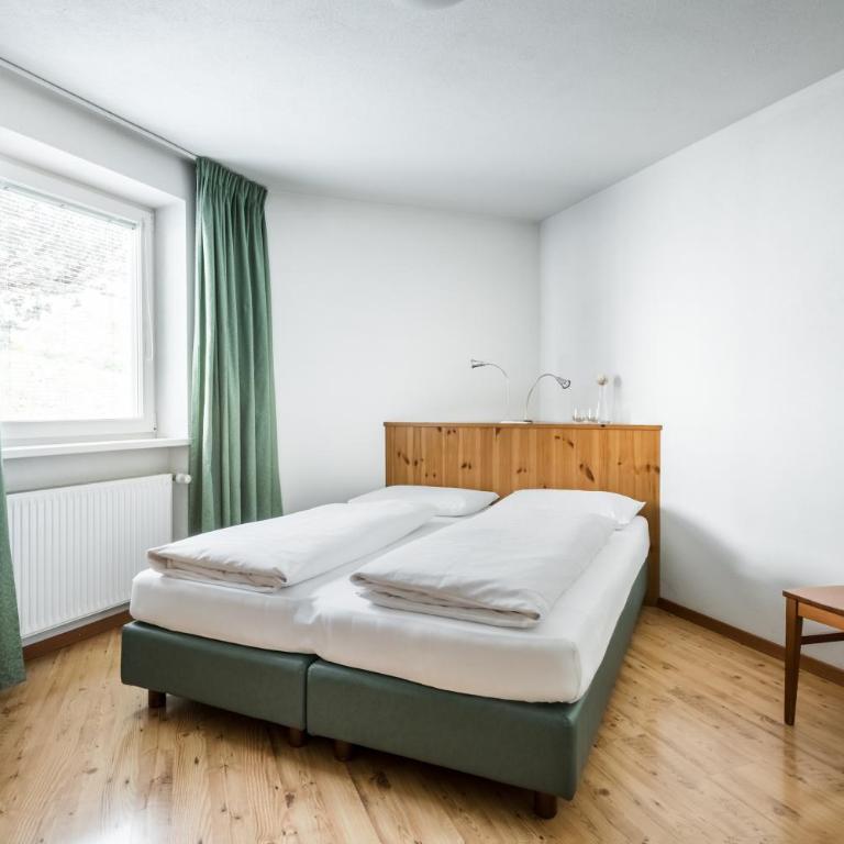 Apartments Mühlegg - Two-Bedroom Apartment with Balcony - 17
