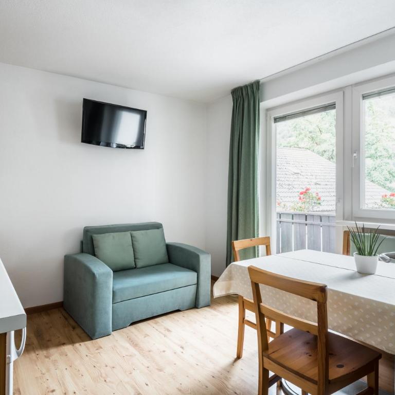 Apartments Mühlegg - Two-Bedroom Apartment with Balcony - 19