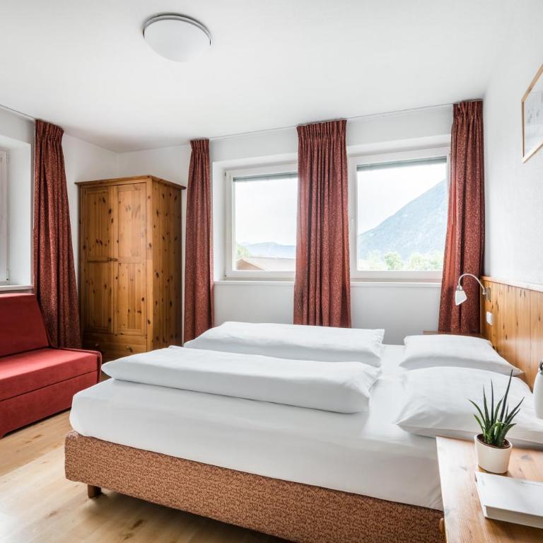 Apartments Mühlegg - Two-Bedroom Apartment with Balcony - 13