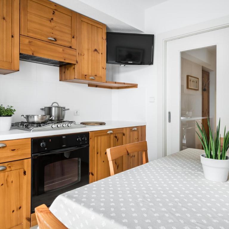 Apartments Mühlegg - Two-Bedroom Apartment with Balcony - 14